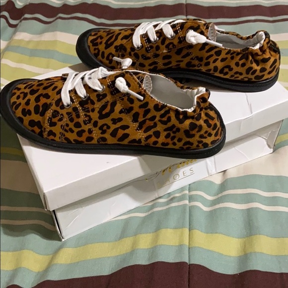 Slip-On Leopard Tennis Shoes. NWT! - Picture 2 of 6